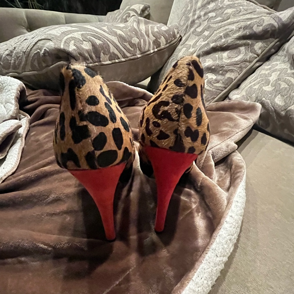 Shoes - Picture 2 of 5